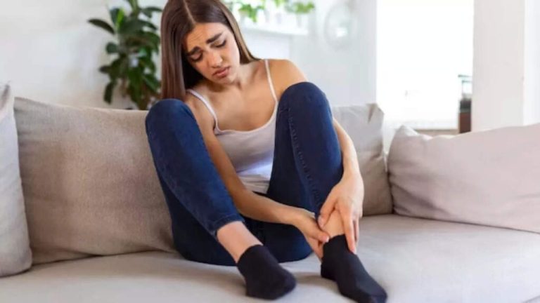 Know why there is pain in the legs before periods? Know the reason