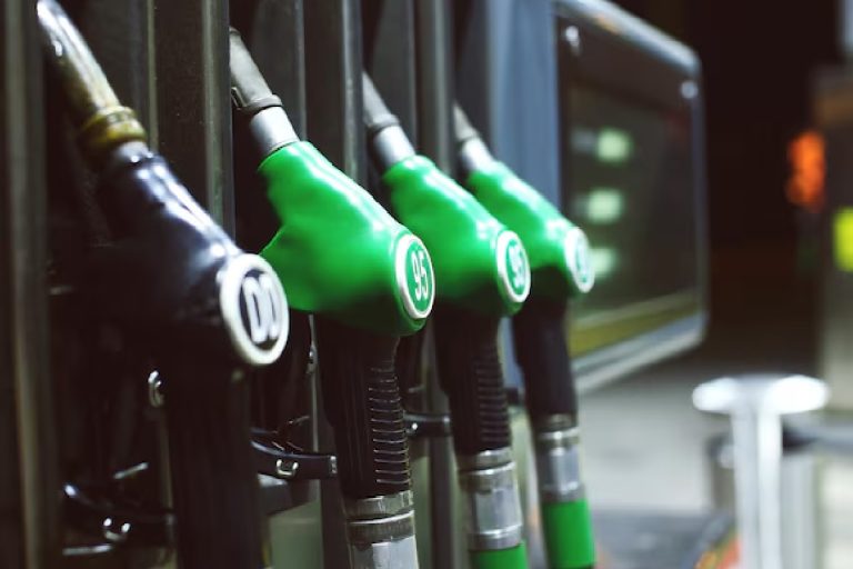 Petrol and diesel prices will drop soon, good news by Diwali