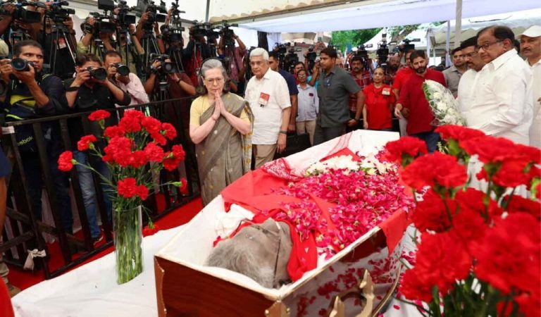 Sonia Gandhi pays last respects to veteran CPI-M leader Sitaram Yechury-Read