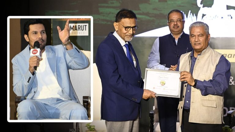 Environmental Warrior Lifetime Achievement Award for Deepak Sharma, 5 other officials honored for exposing Bellary mining scam.