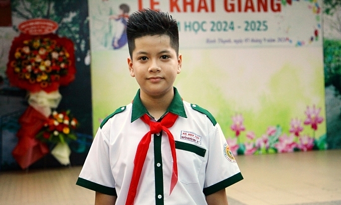 Vietnamese 14-year-old boy in top 5% SAT scores, wins Singapore government scholarship