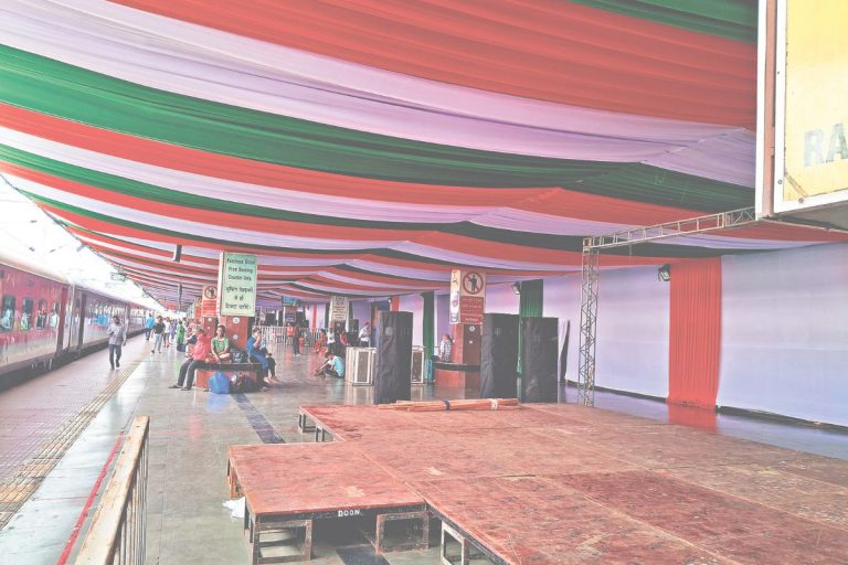 Decorated like a bride to welcome PM Modi, Tatanagar railway station has been cleared of encroachments and attractively painted.