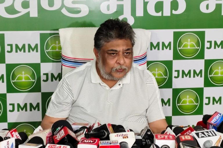 Ahead of the Jharkhand assembly elections, the JMM made this demand to the Election Commission, leveling major allegations against BJP leaders.