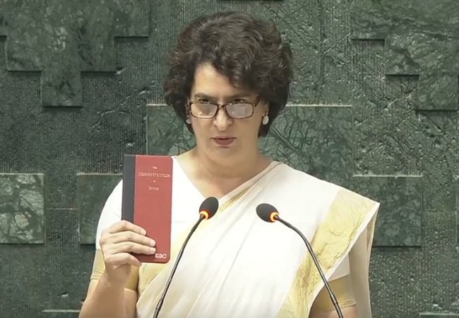 Priyanka Gandhi Oath: Priyanka Gandhi Vadra becomes MP for the first time; Took oath in the Lok Sabha with a copy of the Constitution in hand