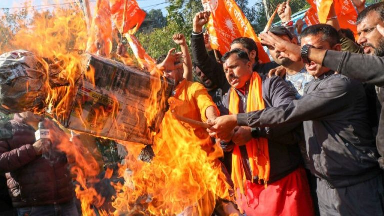 Hindu Mahasabha condemns violence, calls for boycott of Bangladeshi Muslims